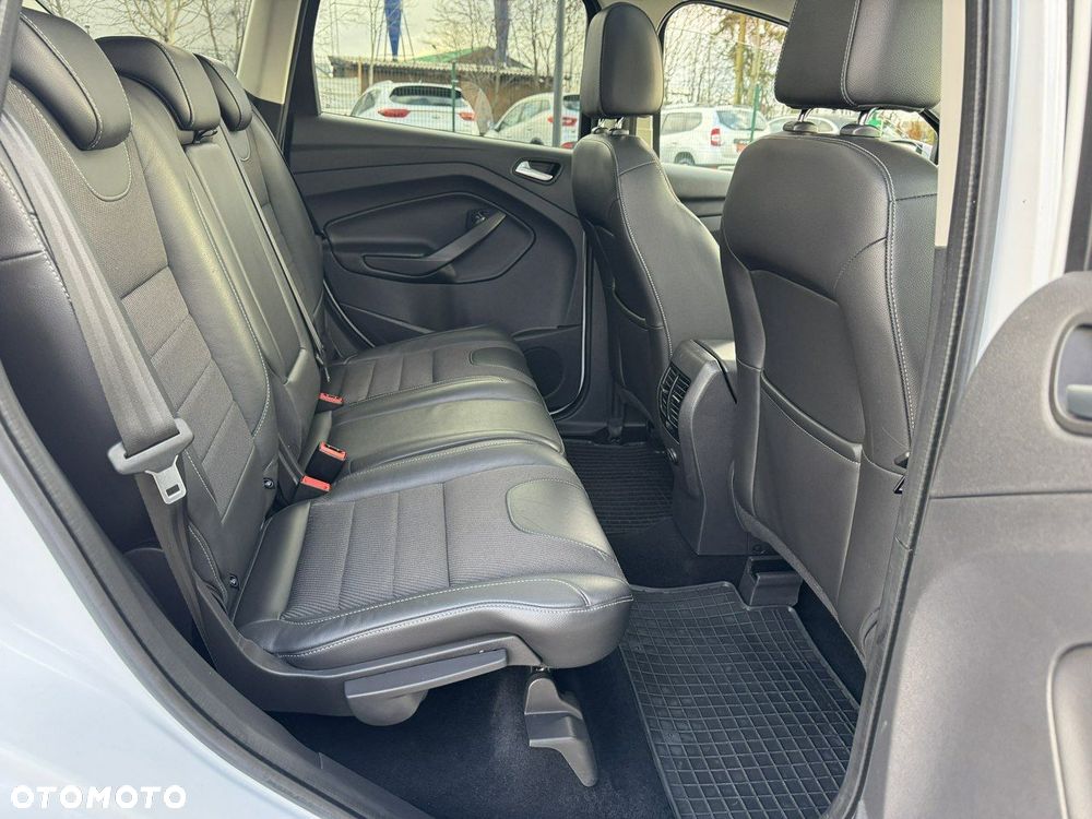 Ford Kuga 2.0 TDCi 2x4 Titanium - 32