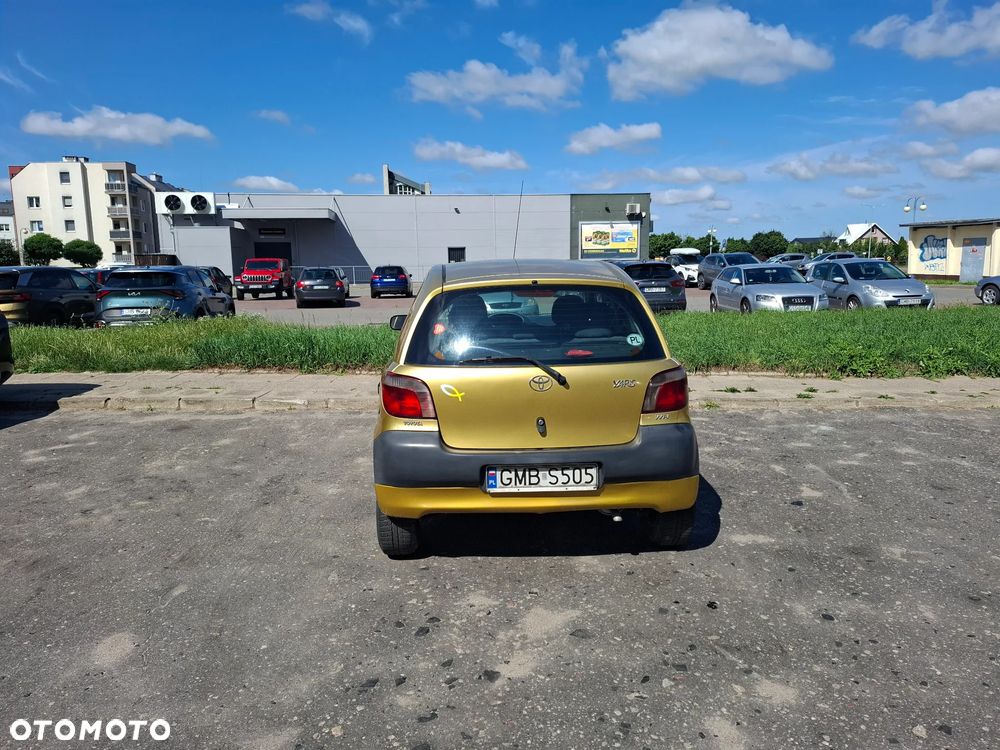 Toyota Yaris 1.0 Base - 2