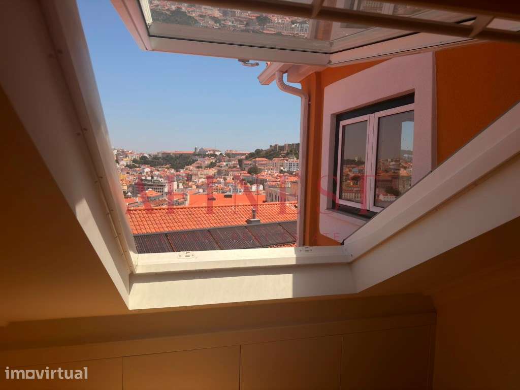 APARTAMENTO T2 REMODELADO NO CHIADO - LARGO DO CARMO VISTA RIO E CA... - Grande imagem: 2/55