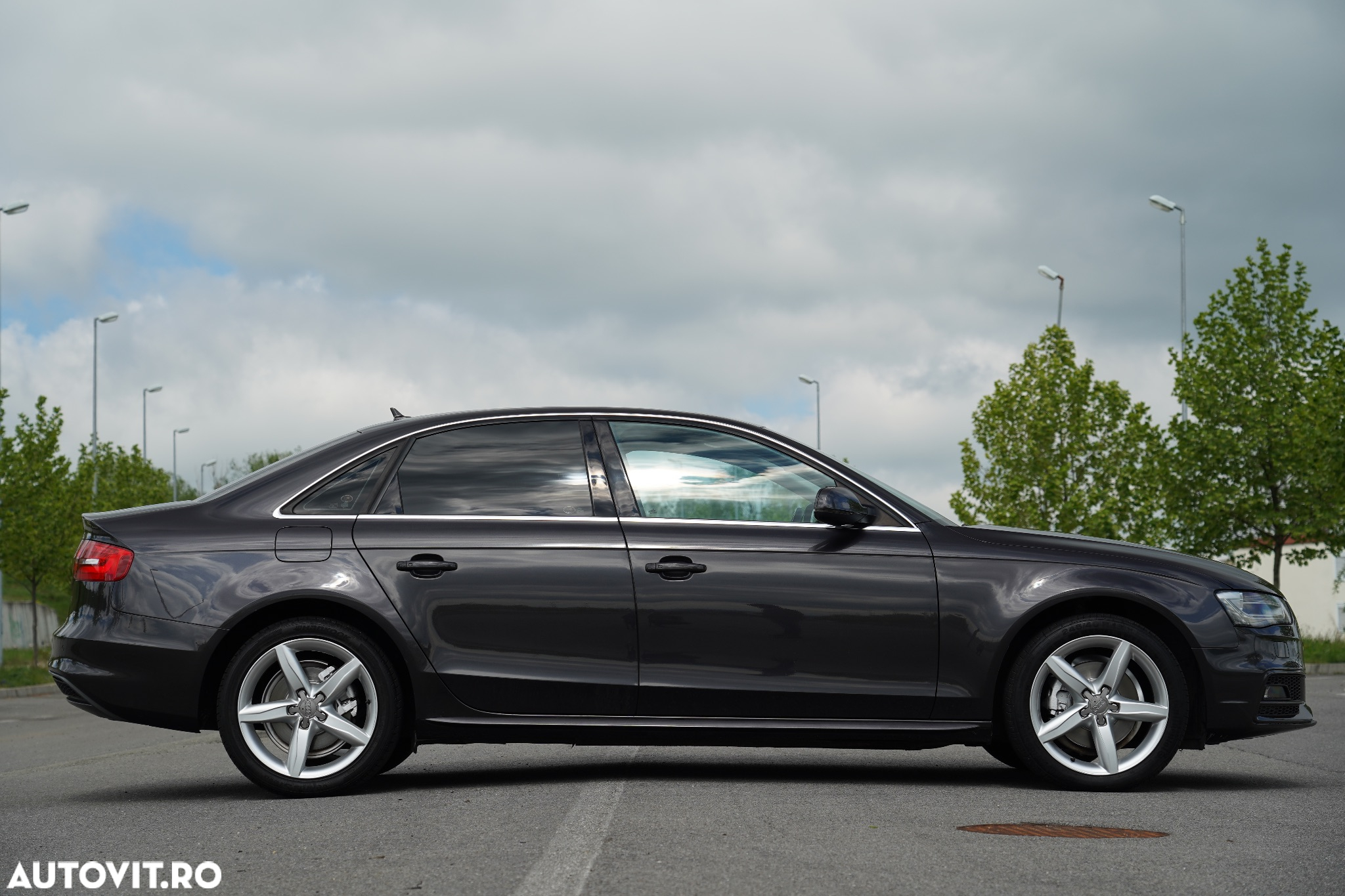 Audi A4 2.0 TDI DPF clean diesel multitronic S line Sportpaket - 22