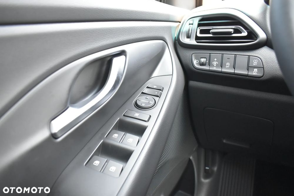 Hyundai i30 1.6 T-GDI Modern DCT - 21