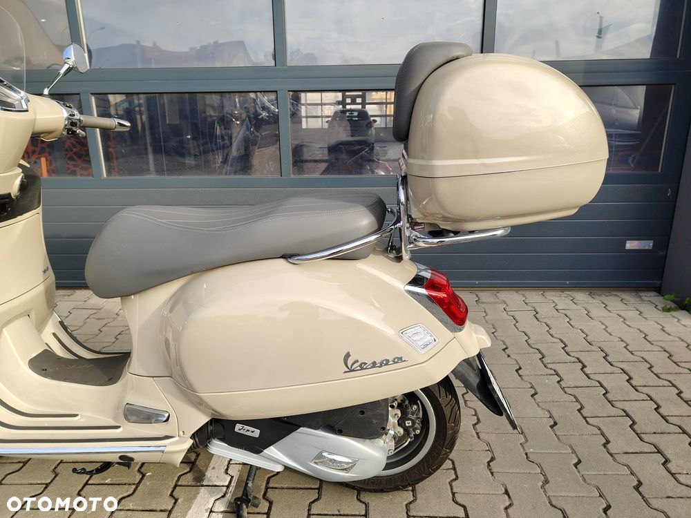 Piaggio Vespa - 16