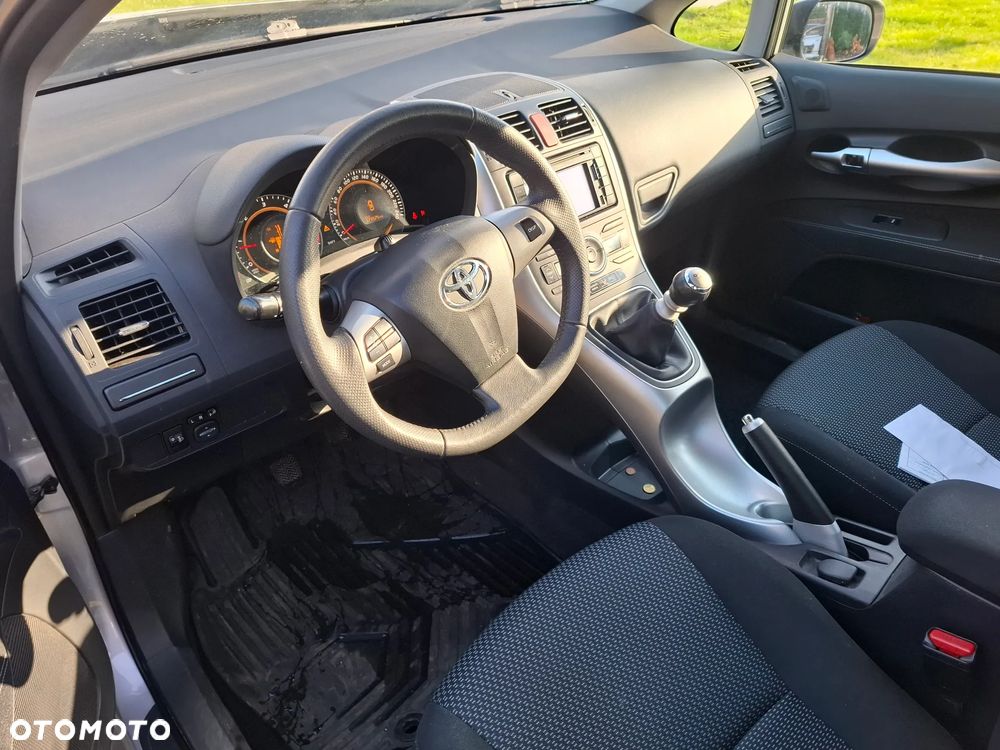 Toyota Auris 1.4 D-4D Life+ - 7
