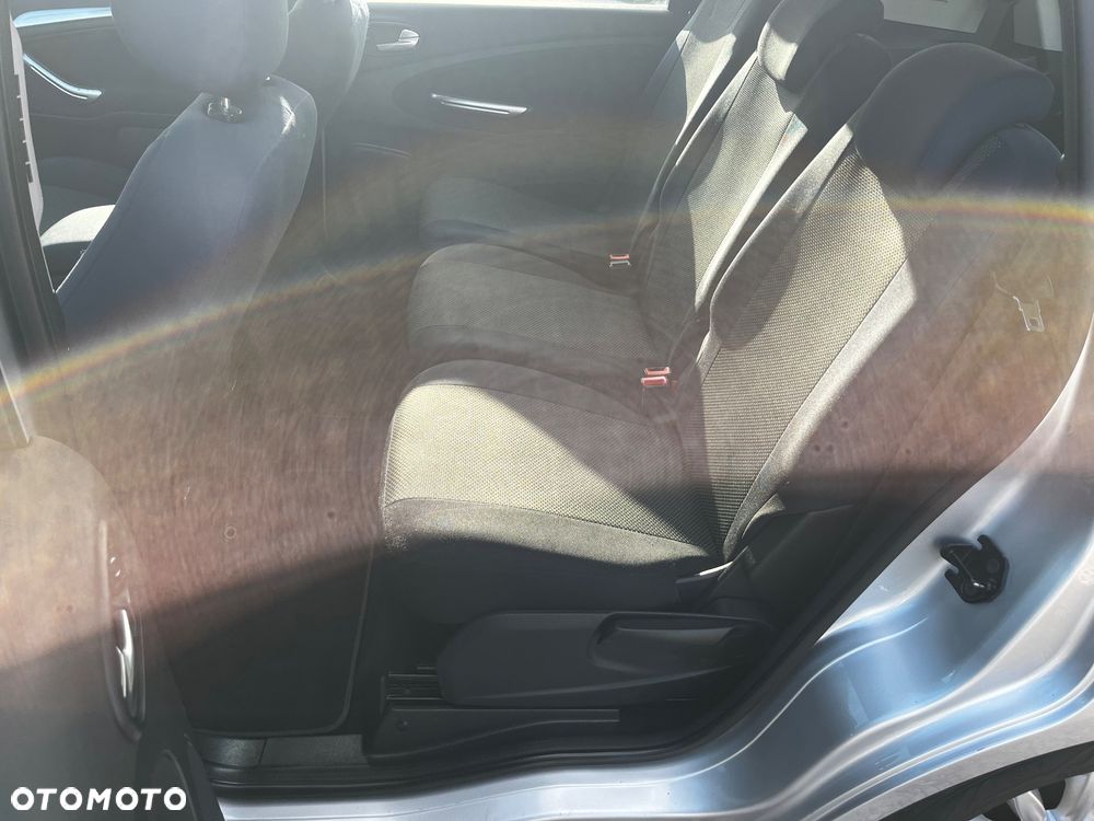 Ford S-Max 2.0 Titanium - 24