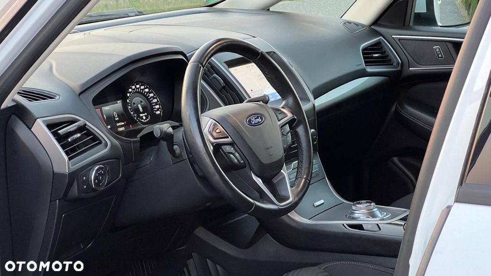 Ford S-Max - 11