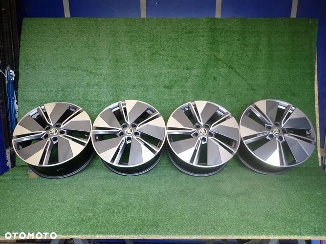 SKODA ENYAQ 8Jx19 ET45 5x112 felgi aluminiowe 5LA601025A - 1