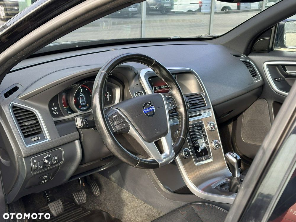 Volvo XC 60 D4 Momentum - 11