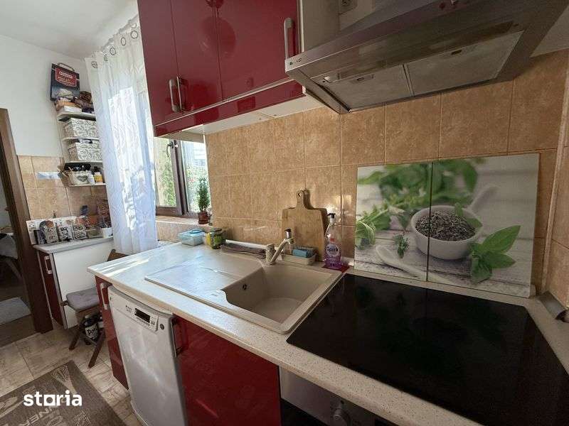 Apartament 2/3 camere la parter cu iesire la gradina si parcare — fotografia 3