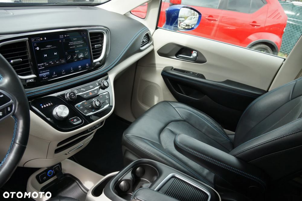 Chrysler Pacifica - 19