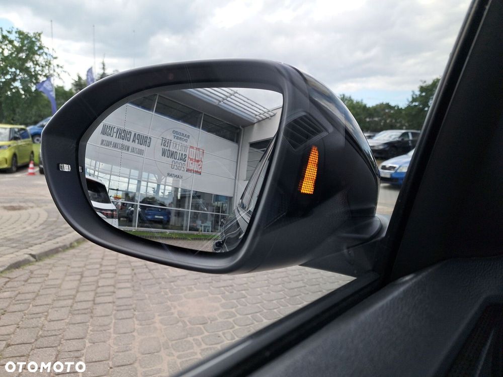 Volkswagen T-Cross 1.0 TSI R-Line Plus DSG - 32