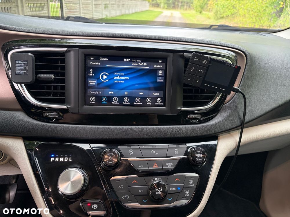 Chrysler Pacifica - 9
