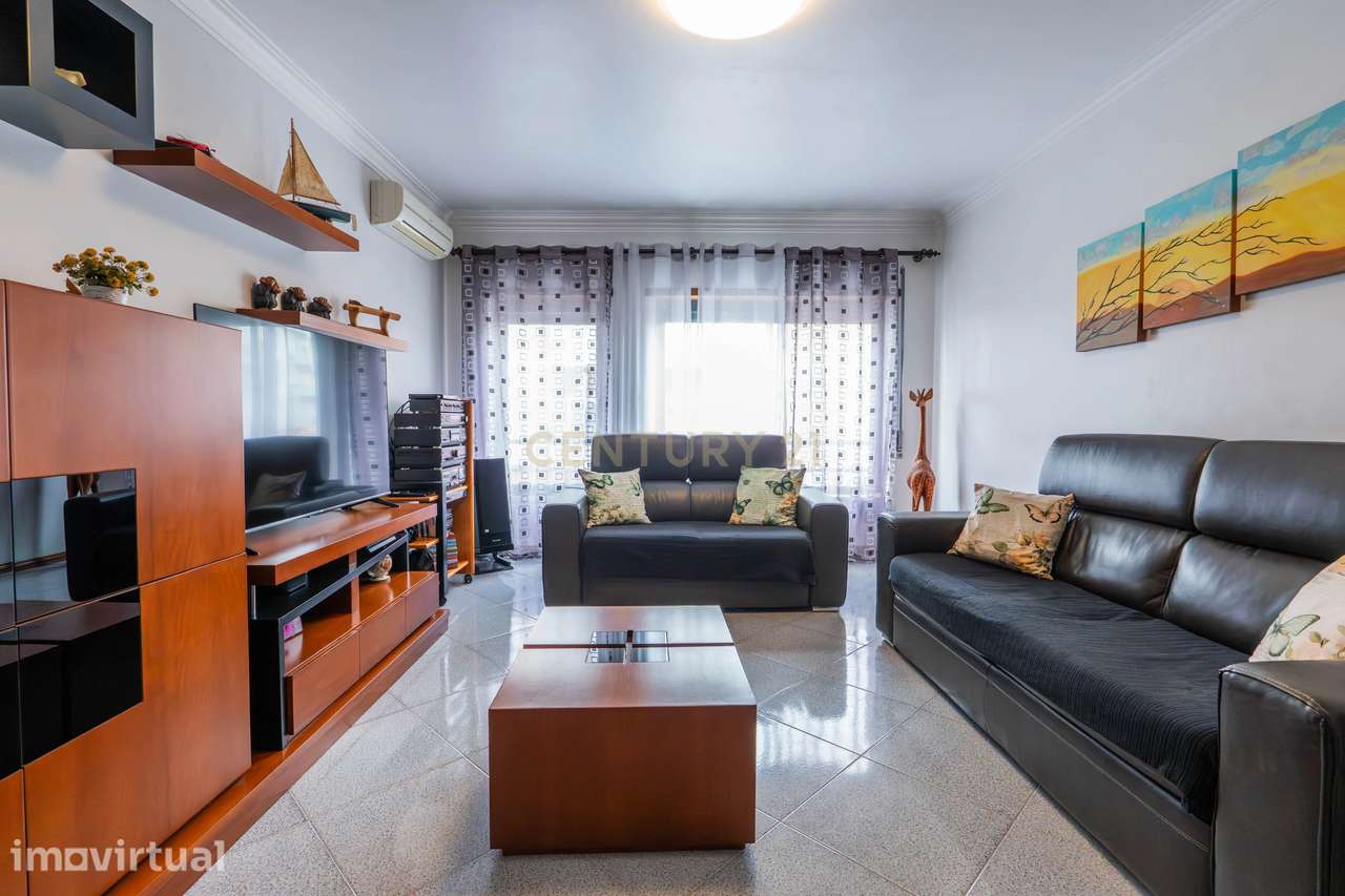 Apartamento T2 com Excelente Exposição Solar, Áreas Amplas e 2 Casas d - Grande imagem: 3/24