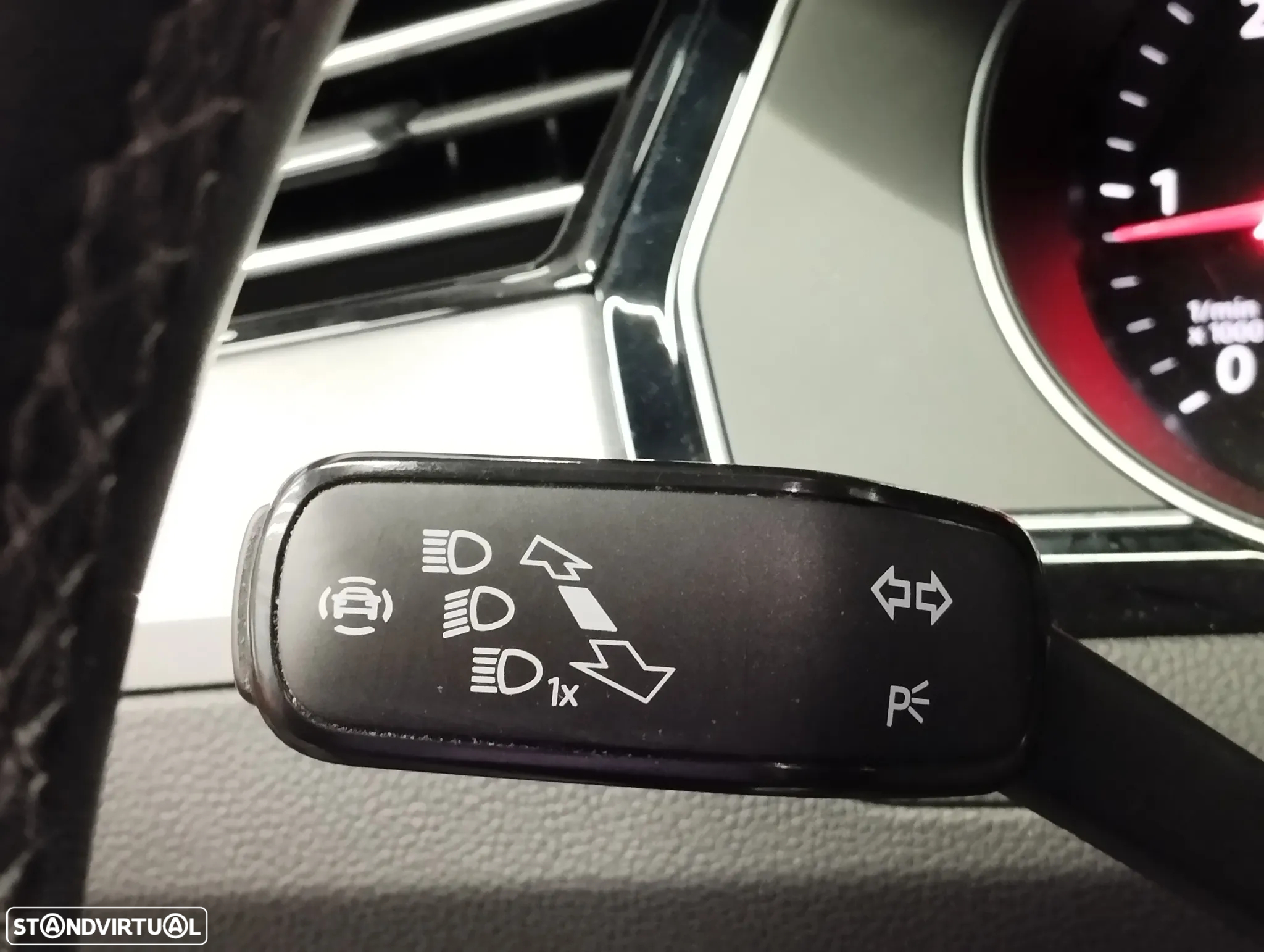 VW Passat Variant 2.0 TDi Business DSG - 22