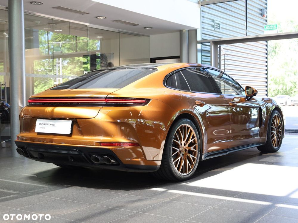 Porsche Panamera - 4
