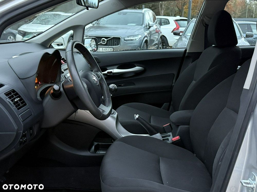 Toyota Auris 1.6 Active - 11