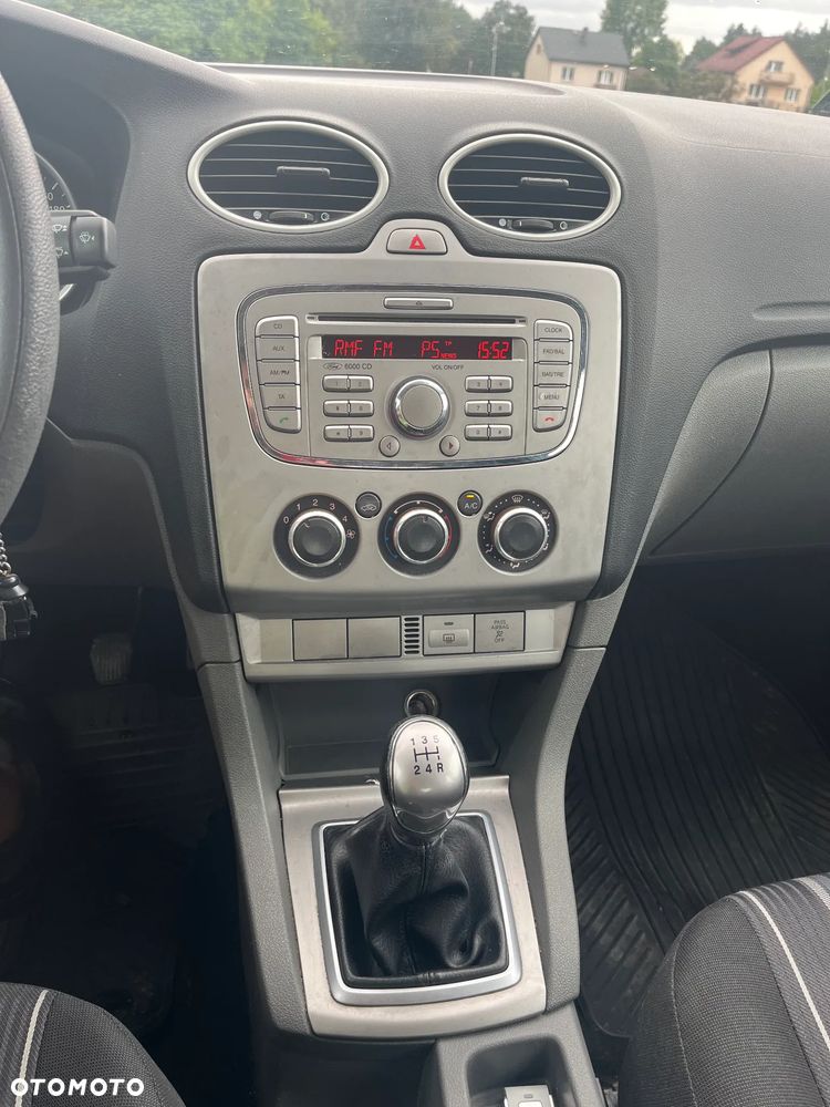 Ford Focus 1.6 Trend - 8