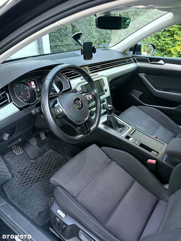 Volkswagen Passat 1.8 TSI BMT Comfortline - 17