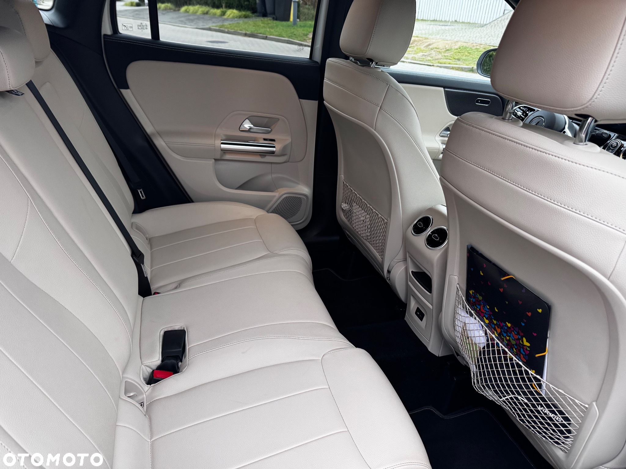 Mercedes-Benz GLA 200 - 21