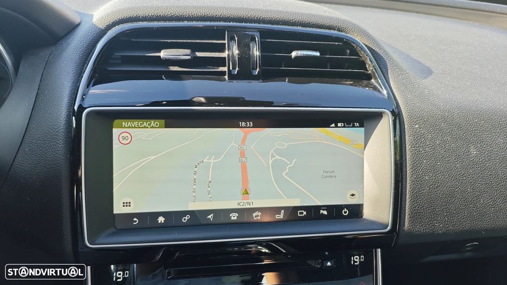 Jaguar XE 2.0 D R-Sport Aut. - 8