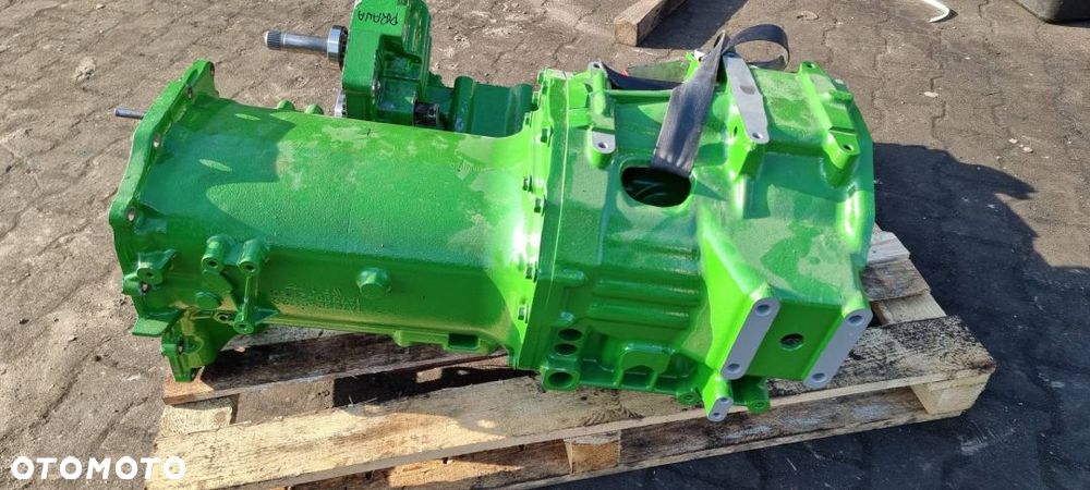 SKRZYNIA BIEGÓW TRAKTOR JOHN DEERE 3045R OBUDOWA - 6