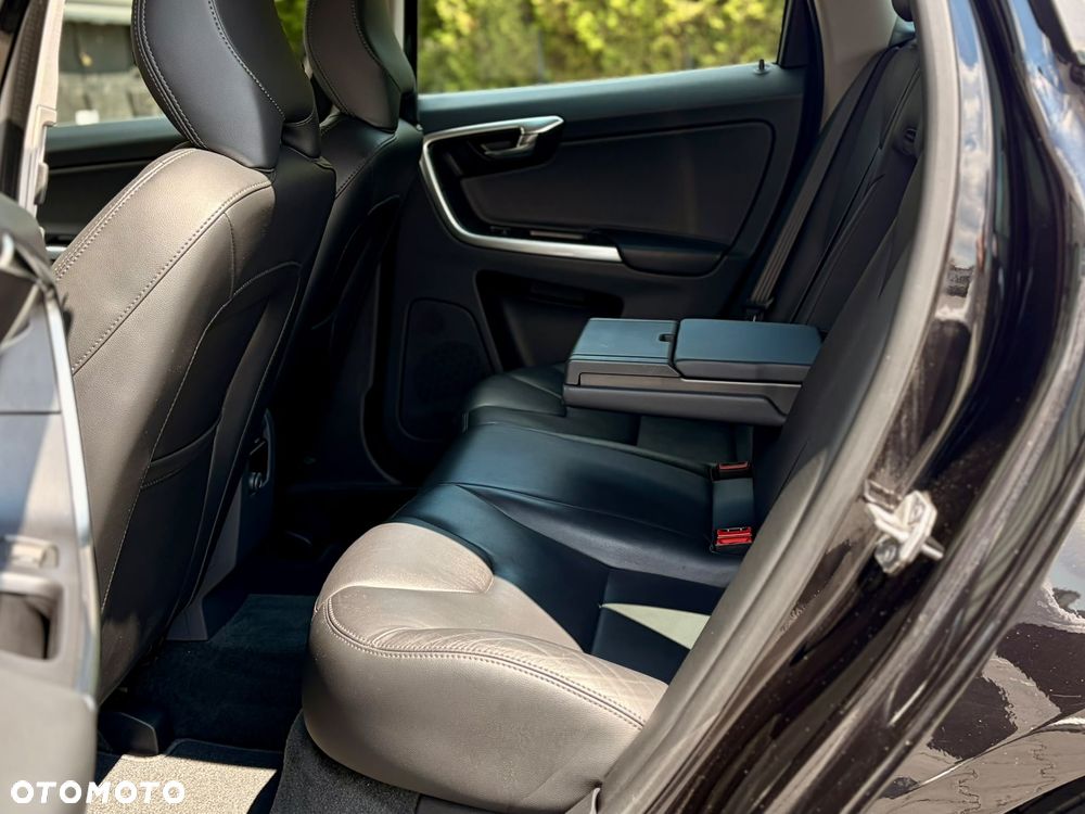 Volvo XC 60 D4 AWD Summum - 22