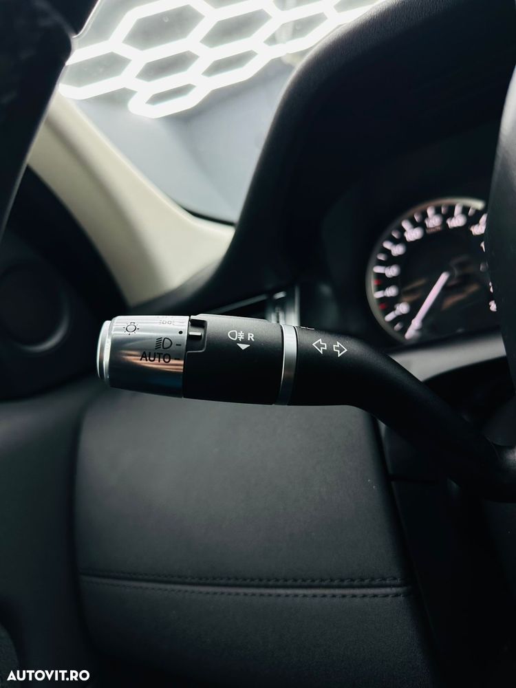 Land Rover Discovery Sport 2.0 l TD4 PURE - 28