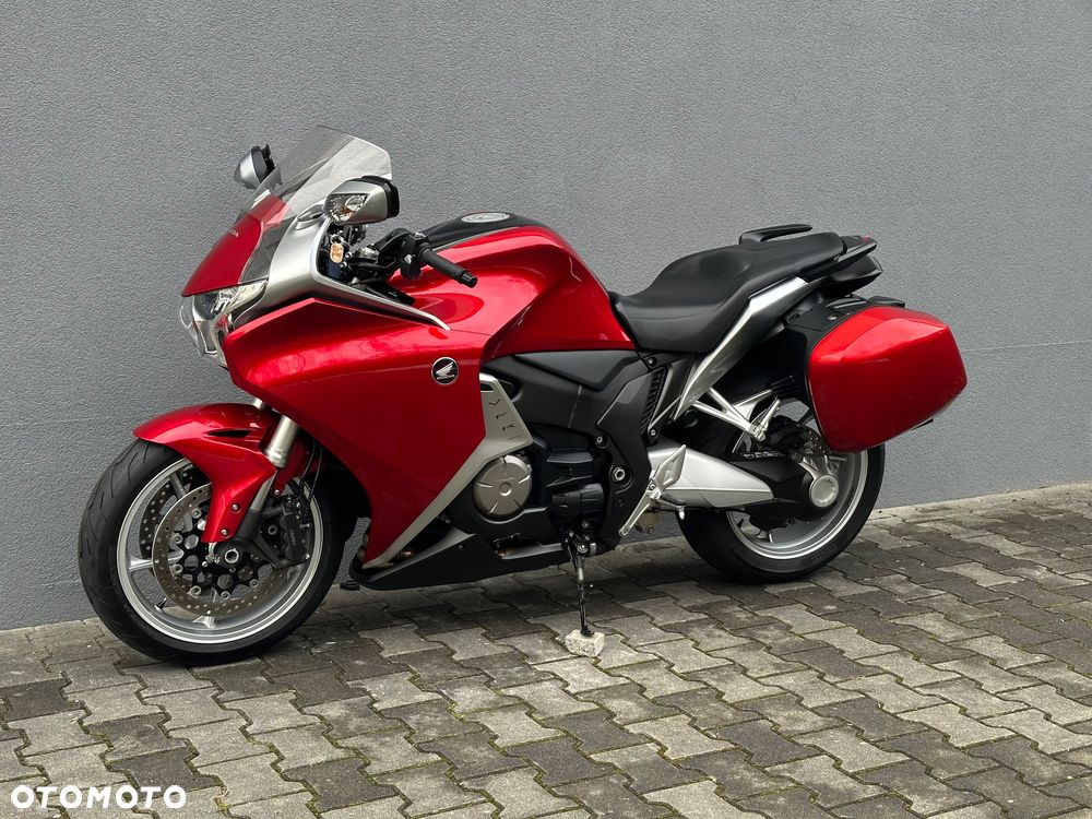 Honda VFR - 1