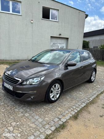 Peugeot 308 - 8