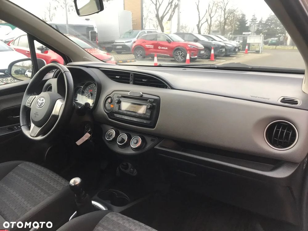 Toyota Yaris 1.0 Active EU6 - 13