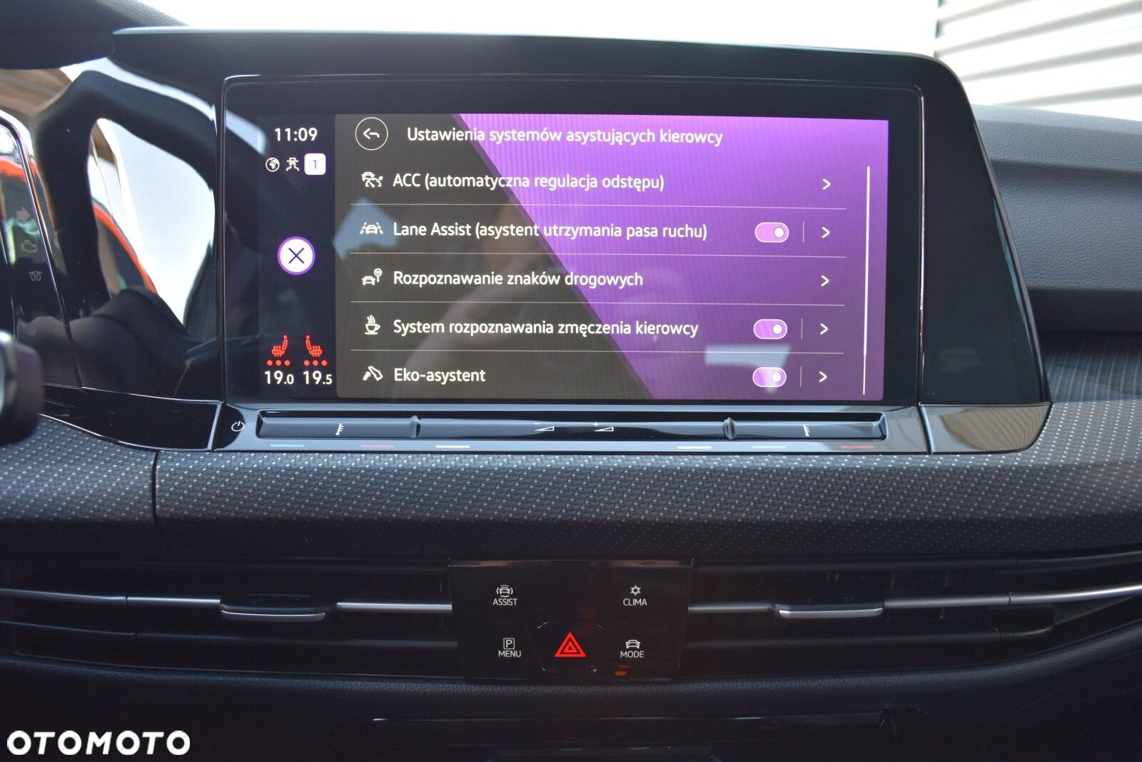 Volkswagen Golf VIII 2.0 TSI Style DSG - 25