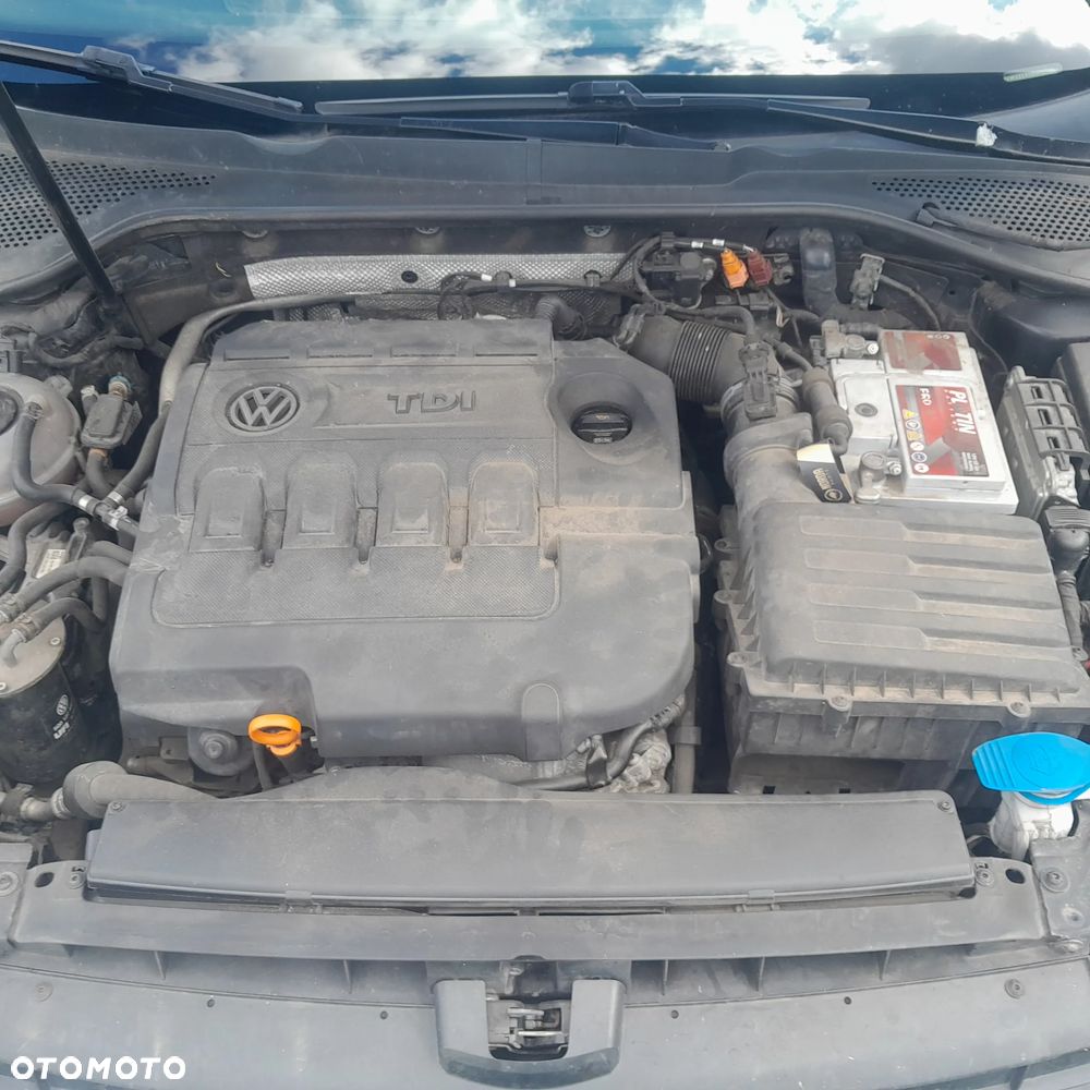 Volkswagen Golf 1.6 TDI BlueMotion Technology Comfortline - 21