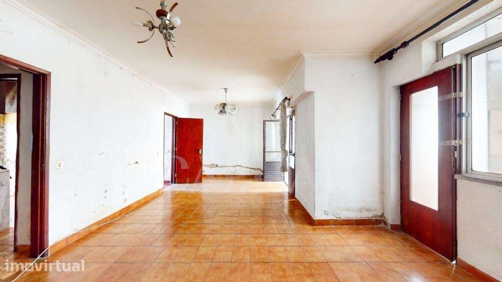 Moradia T3 Estoril para reabilitar - Grande imagem: 4/36