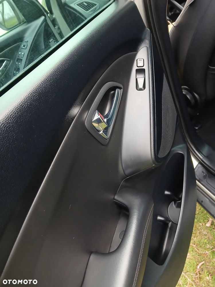 Hyundai ix35 1.7 CRDi 2WD blue Finale Gold - 16