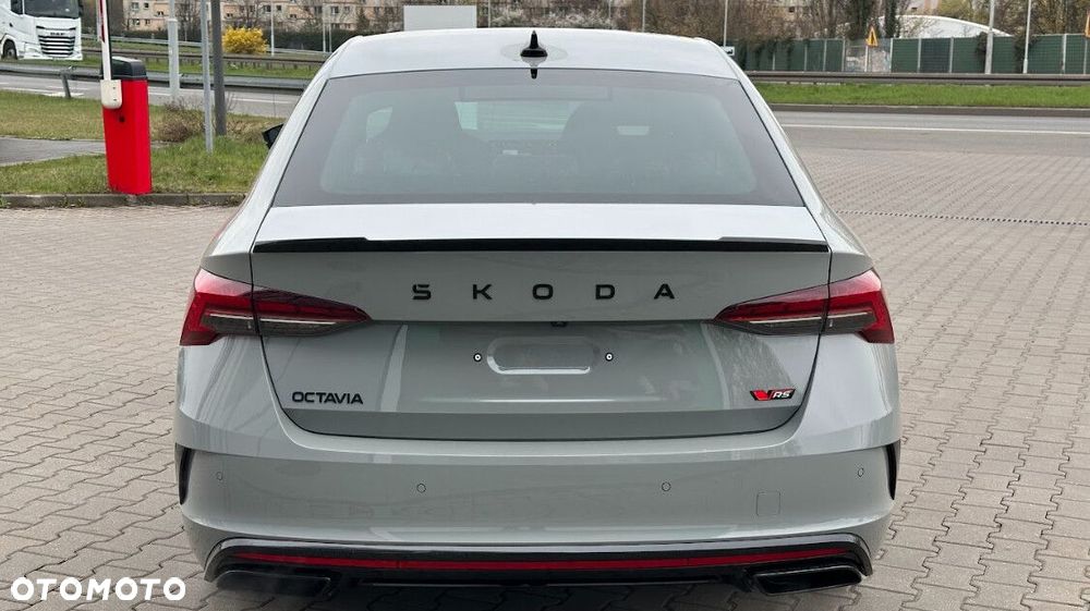 Skoda Octavia 2.0 TSI RS DSG - 5