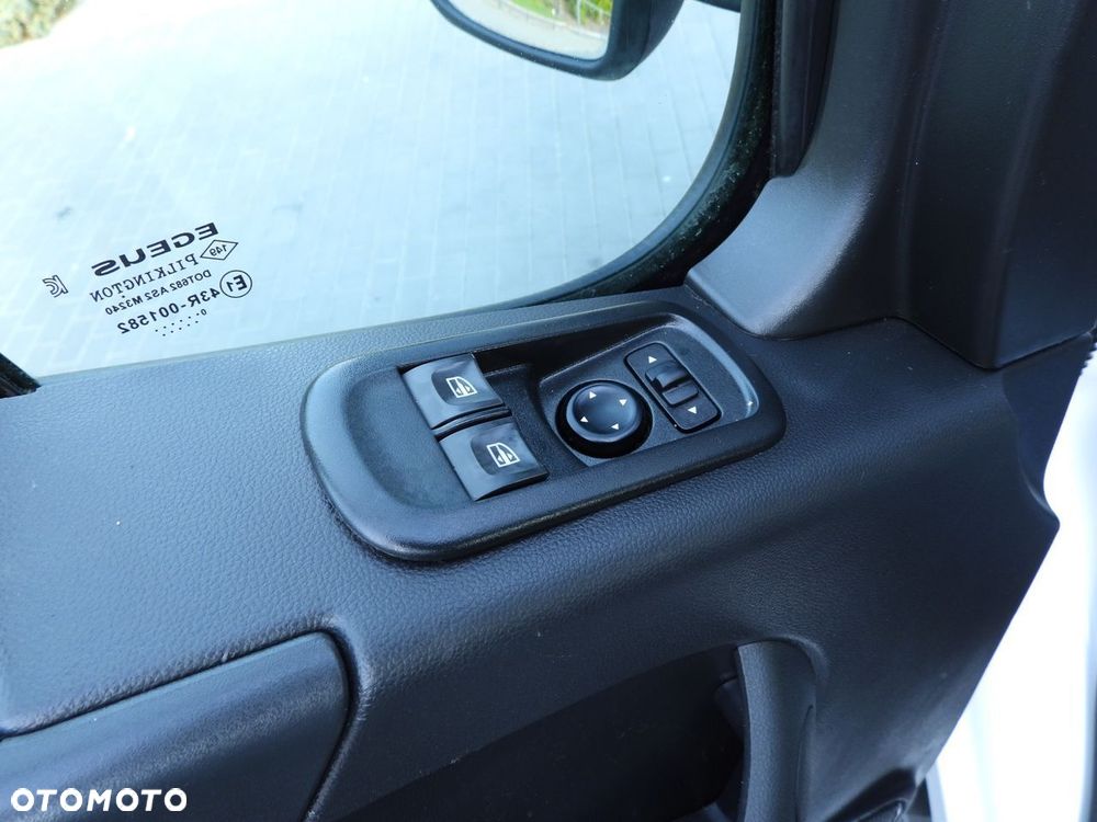 Renault MASTER WYWROTKA PODWÓJNA KABINA DOKA 6 MIEJSC TEMPOMAT LEDY BLIŹNIACZE KOŁA KLIMATYZACJA  165KM - 25