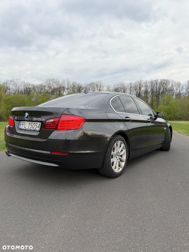 BMW Seria 5 525d - 10