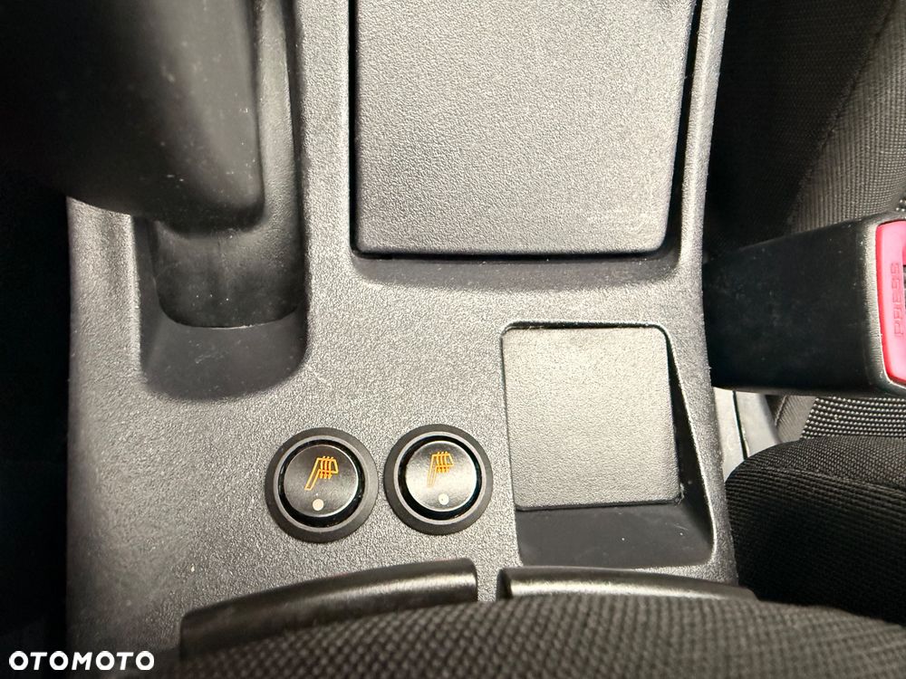 Mitsubishi Lancer 1.8 Intense - 29