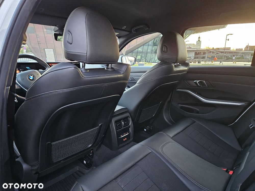 BMW Seria 3 320d Sport Line Shadow - 15