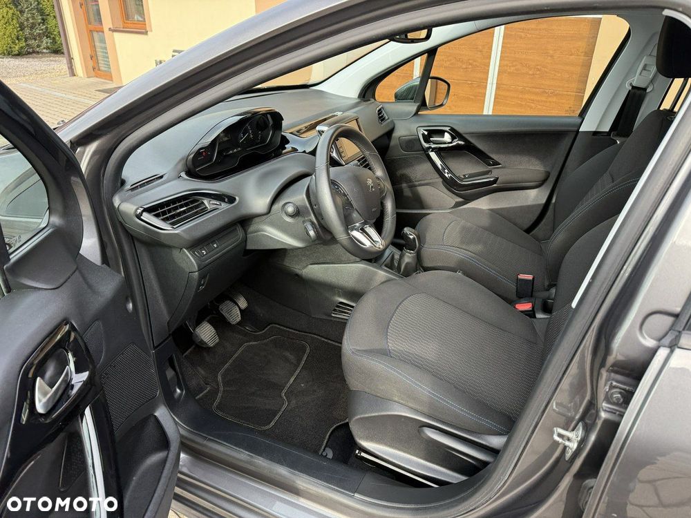 Peugeot 208 PureTech 82 Stop & Start Signature - 21