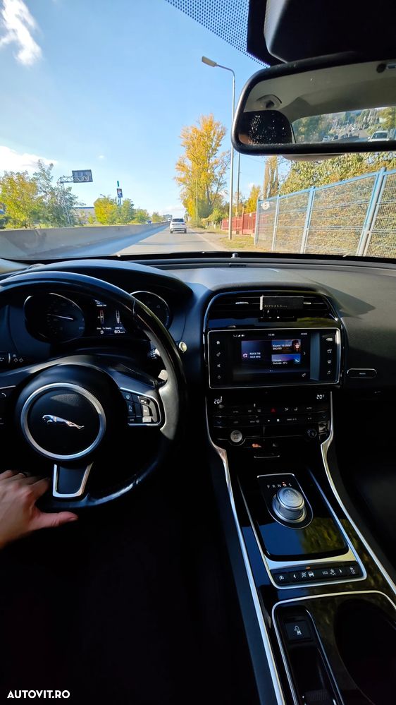 Jaguar XE - 26