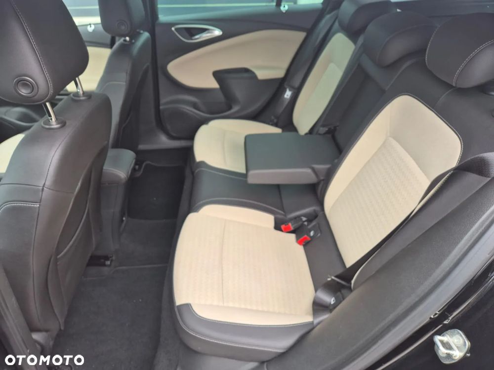 Opel Astra 1.6 BiTurbo D (CDTI) Start/Stop Dynamic - 15