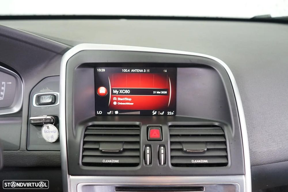 Volvo XC 60 2.0 D3 Momentum Geartronic - 31