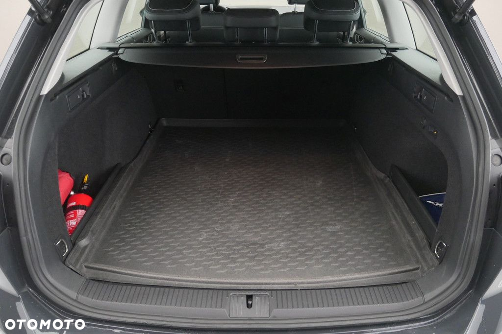 Volkswagen Passat 2.0 TDI Elegance DSG - 16