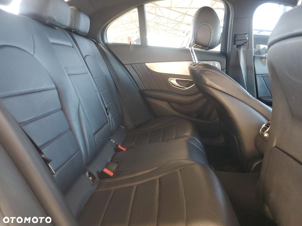 Mercedes-Benz Klasa C 300 9G-TRONIC Exclusive - 9