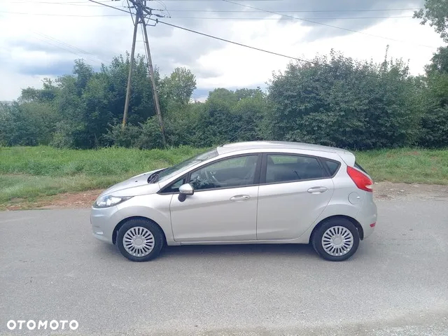 Ford Fiesta 1.25 Ambiente - 2