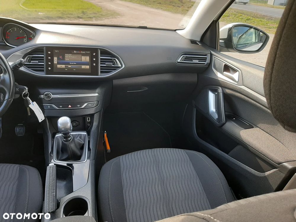 Peugeot 308 BlueHDi 120 Stop & Start Allure - 26