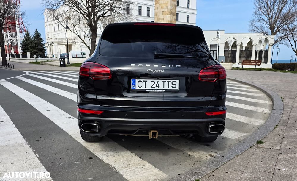 Porsche Cayenne 3.0 L - 2