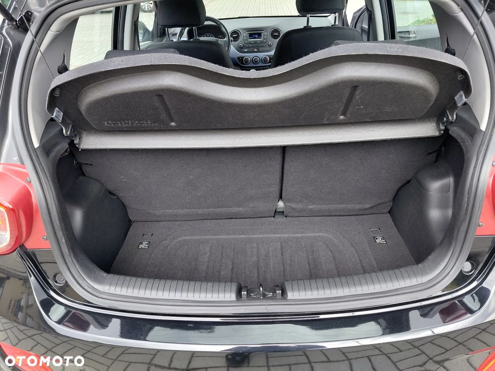 Hyundai i10 1.0 Fifa World Cup Edition - 14