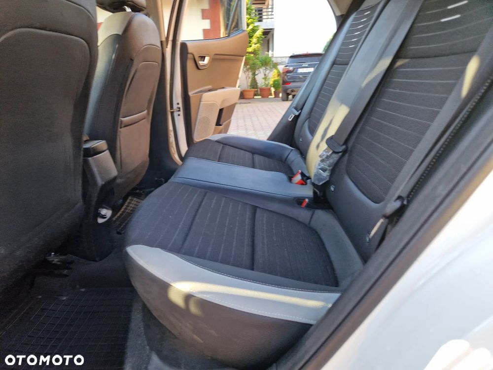 Kia Stonic 1.4 L - 15
