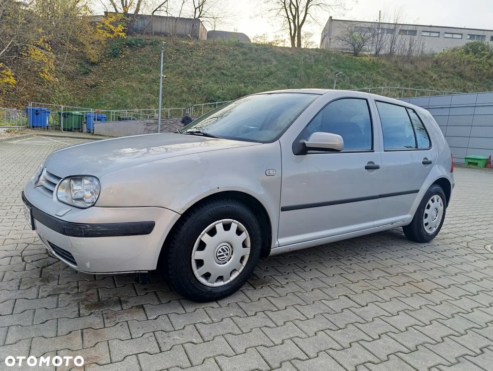 Volkswagen Golf - 1